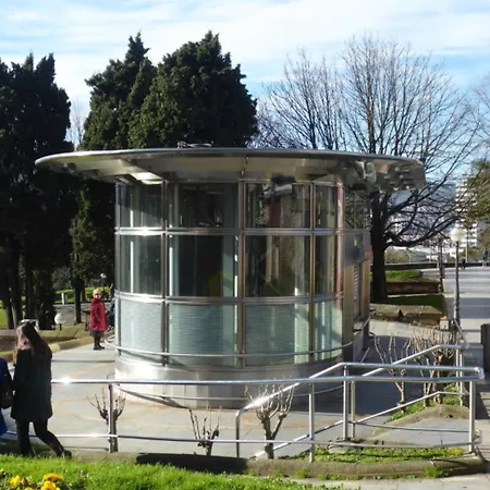 Bright & Cozy Center ビルバオ