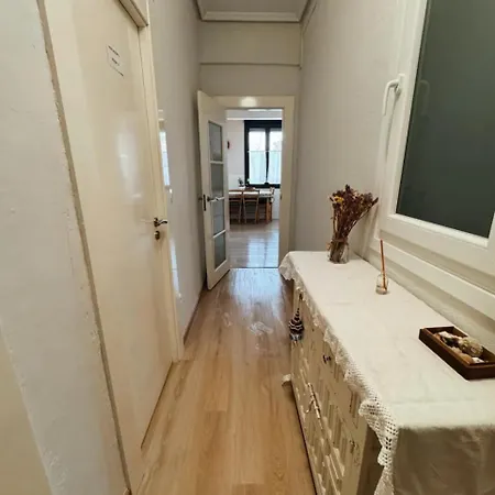 Bright & Cozy Center *