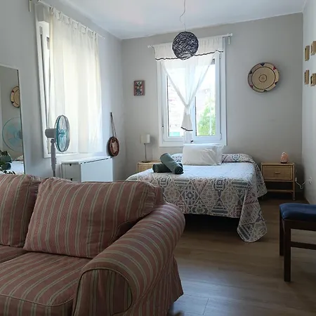 Bright & Cozy Center *